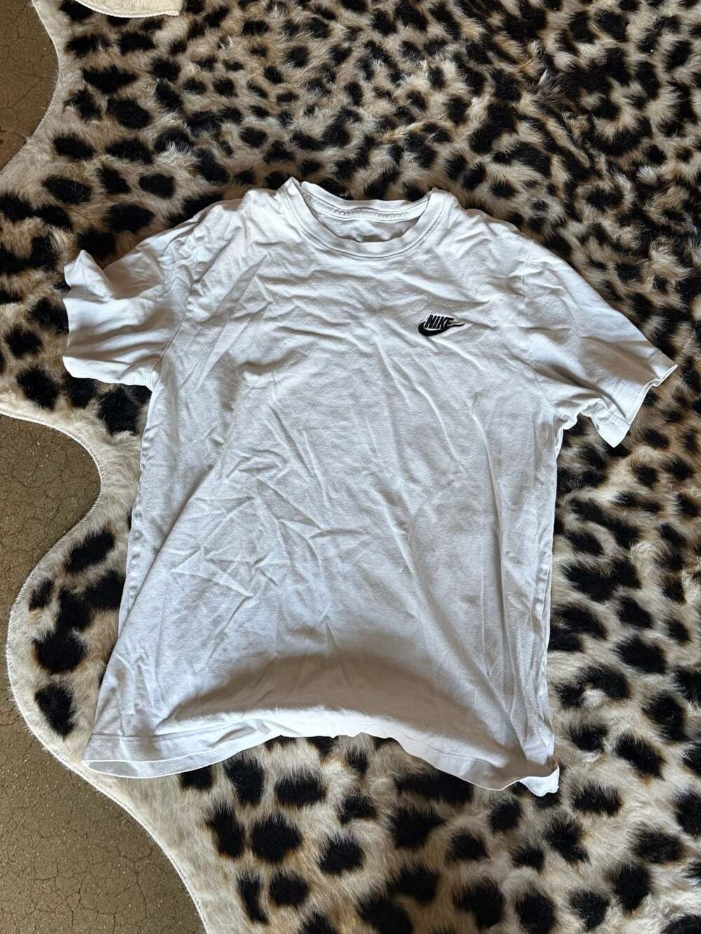 Nike The Nike Tee White T-Shirt with Black Logo